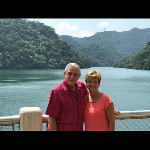 Meet your Posher, Debbie